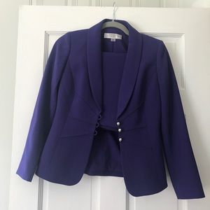 Tahari Skirt Suit